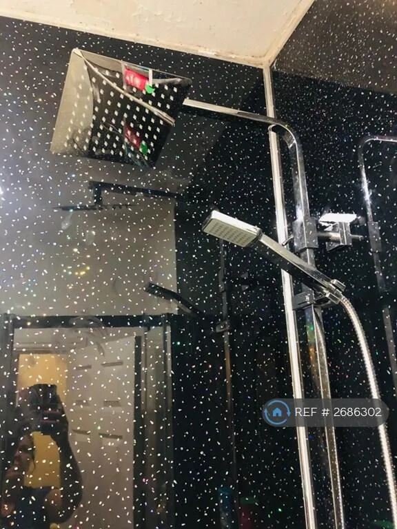 1 bedroom house share for rent