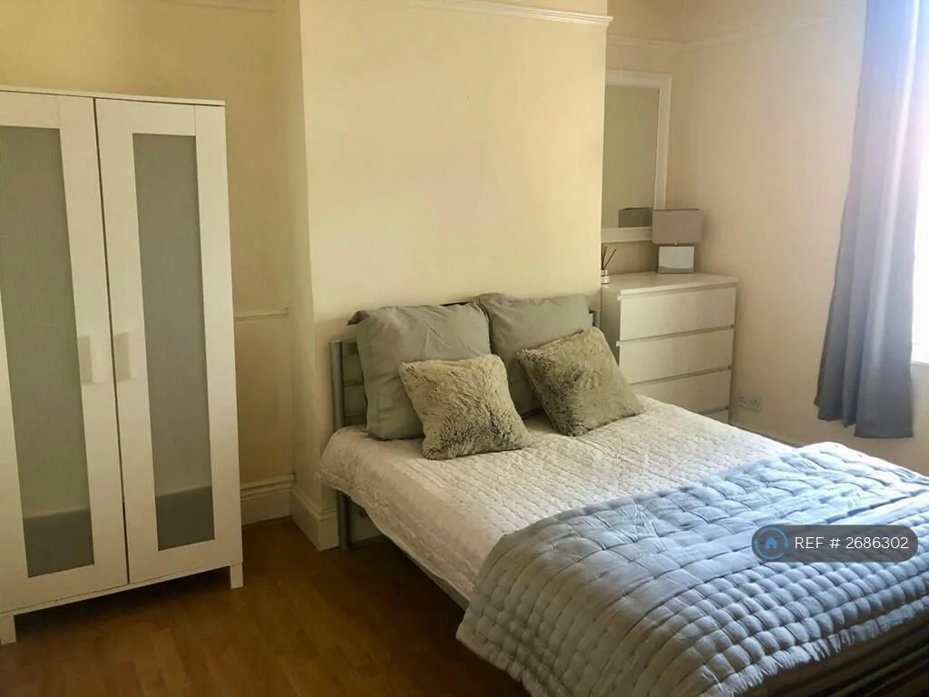 1 bedroom house share for rent
