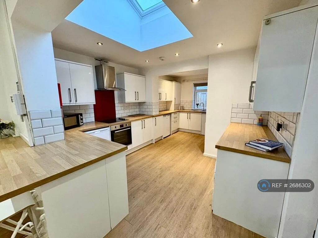 10 bedroom terraced house for rent