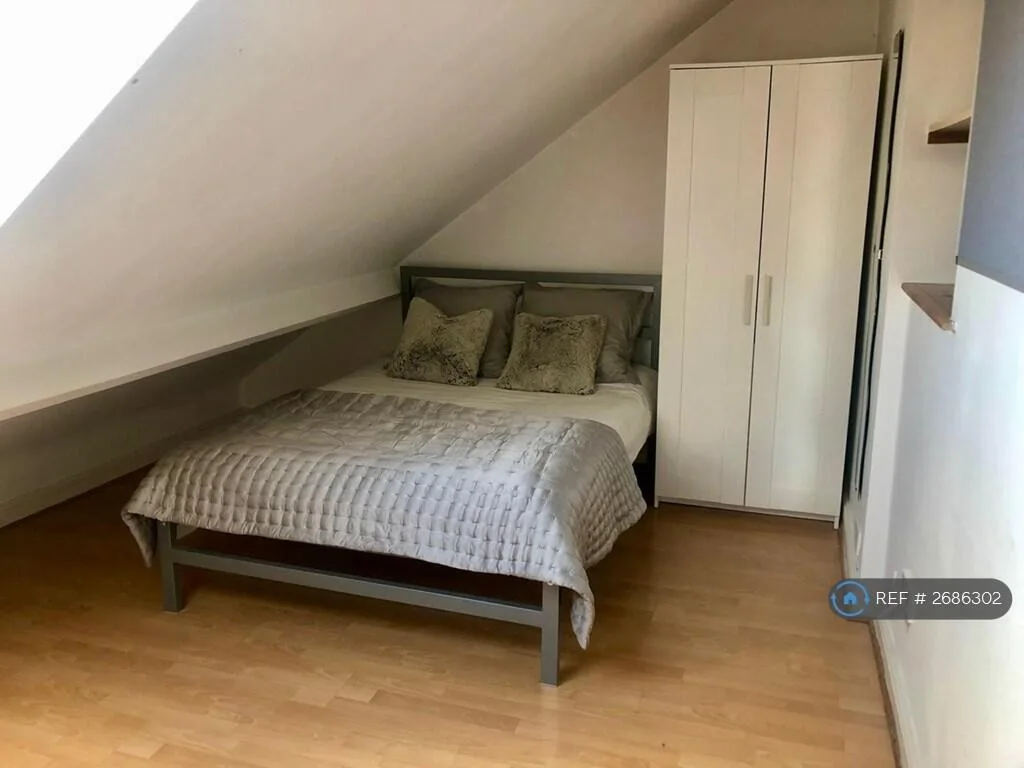 1 bedroom house share for rent