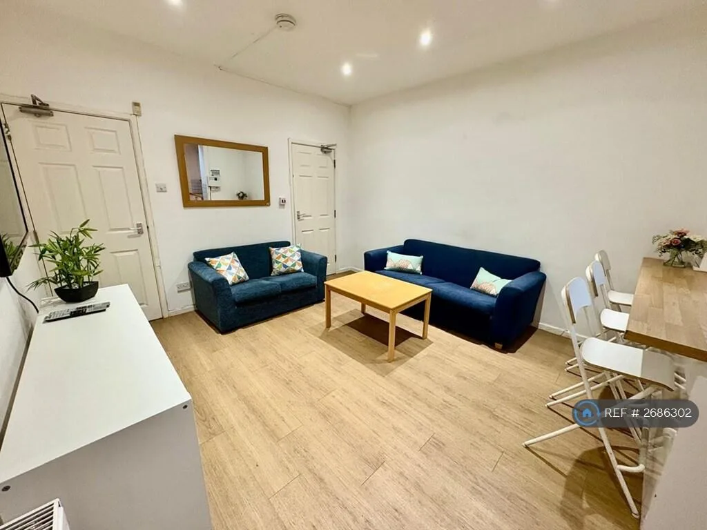10 bedroom terraced house for rent