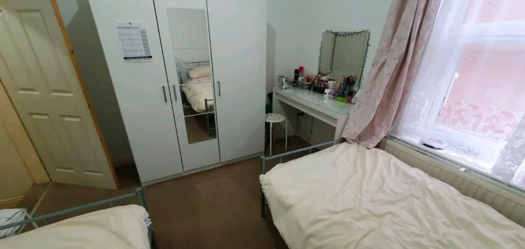 2 bedroom house for rent
