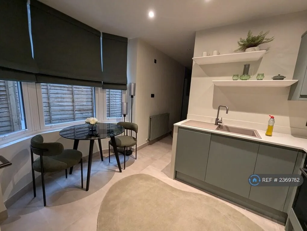 Studio flat for rent