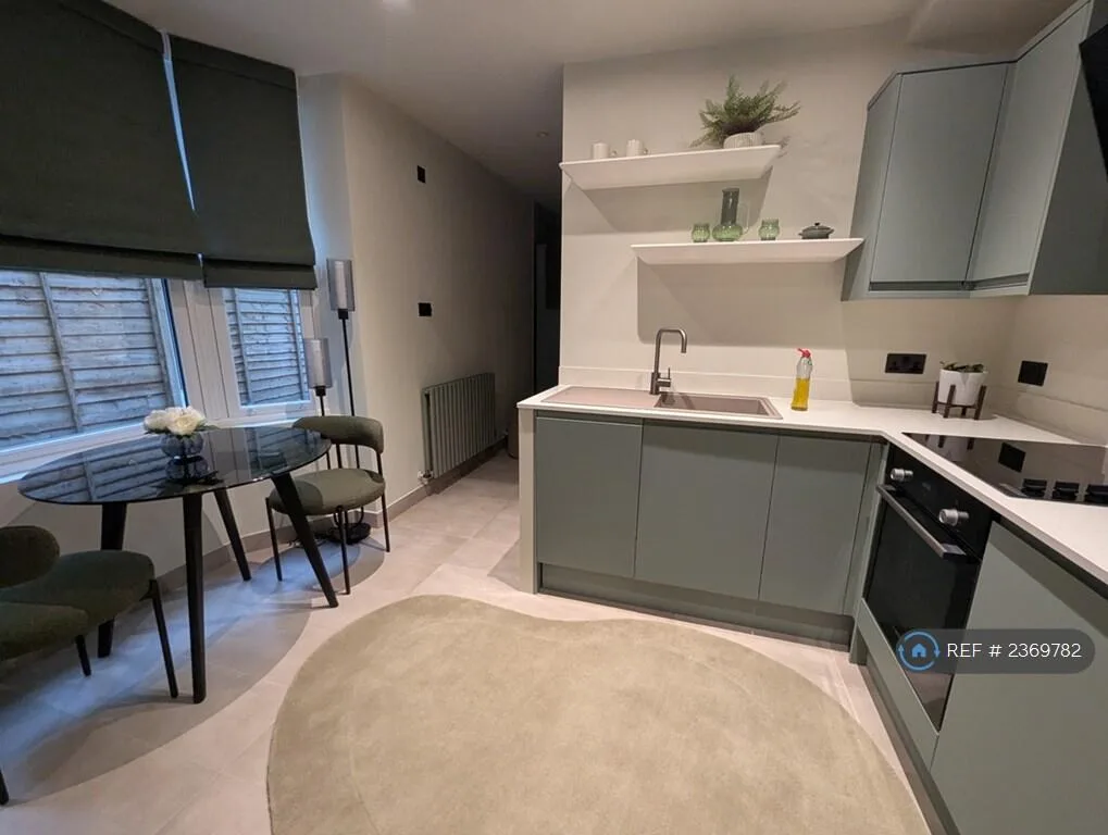Studio flat for rent