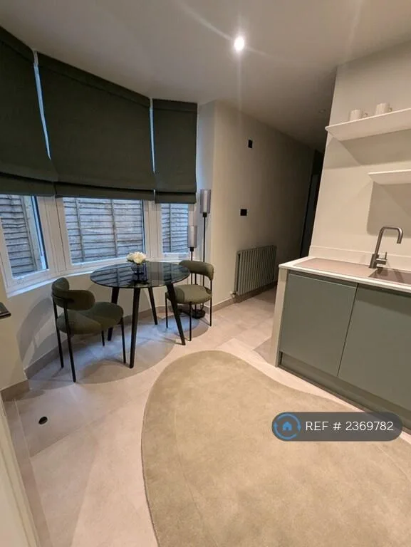 Studio flat for rent