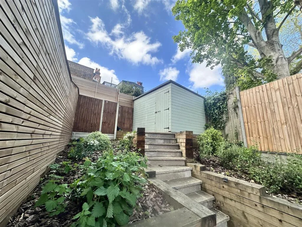 2 bedroom flat for rent