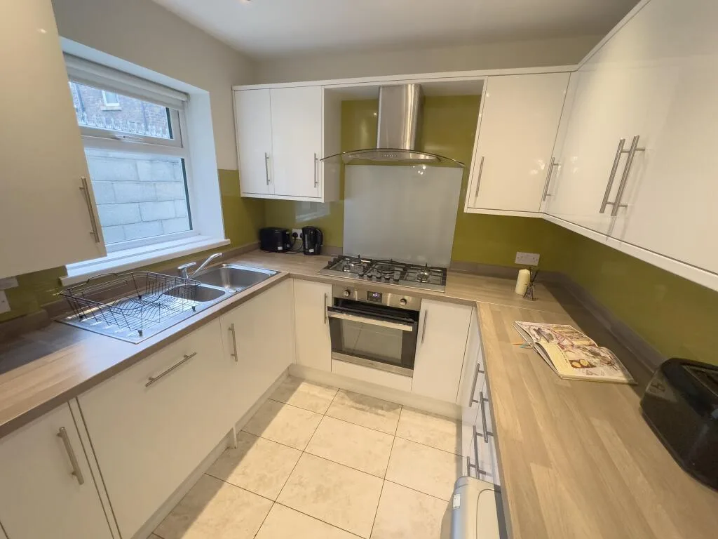 2 bedroom house share for rent