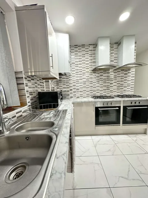 7 bedroom terraced house for rent