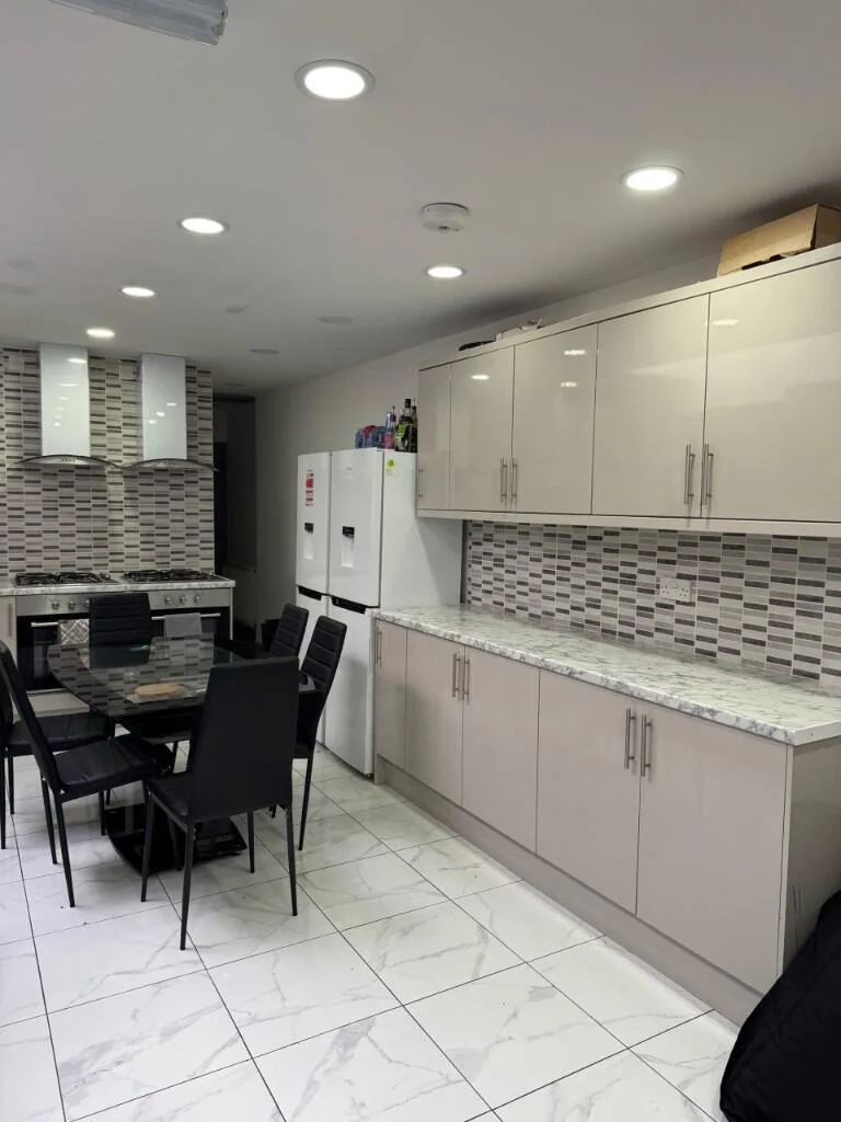 7 bedroom terraced house for rent