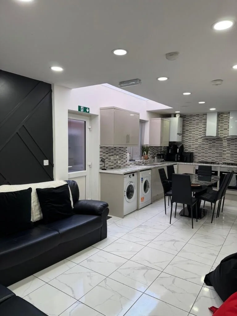 7 bedroom terraced house for rent