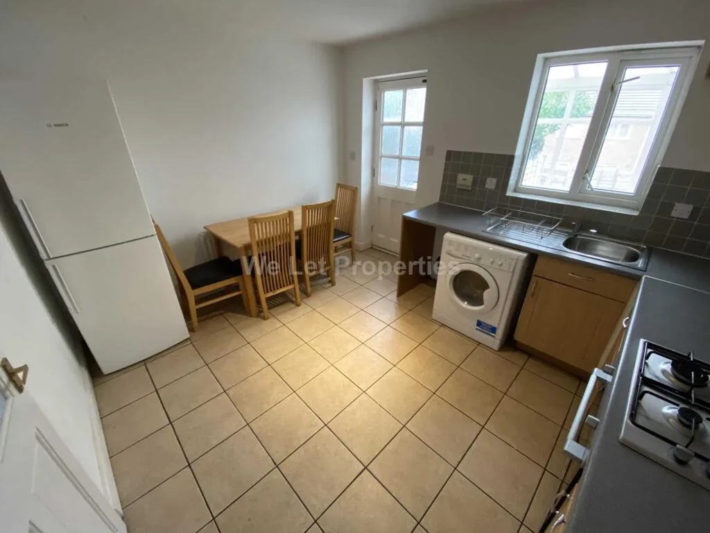 2 bedroom house for rent