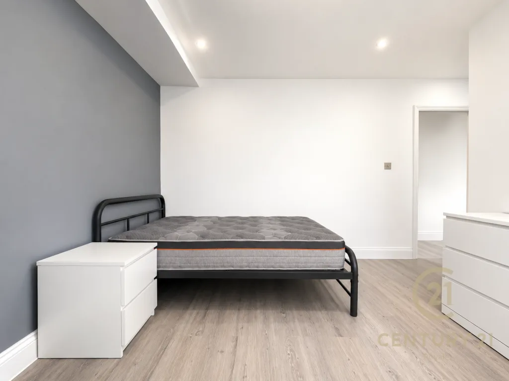 1 bedroom house share for rent