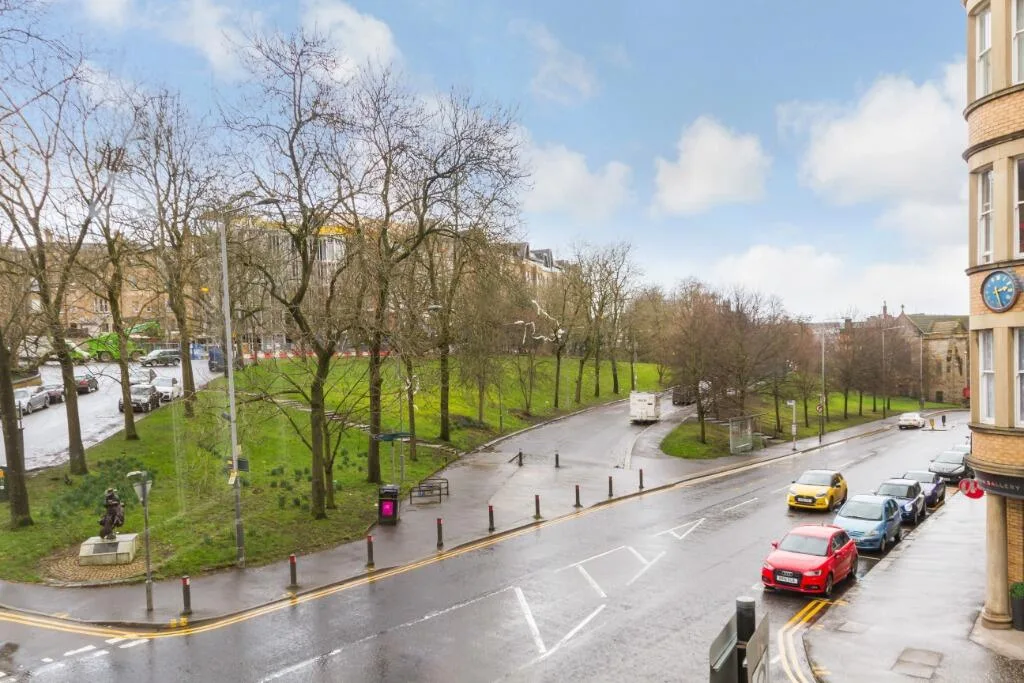 4 bedroom flat for rent
