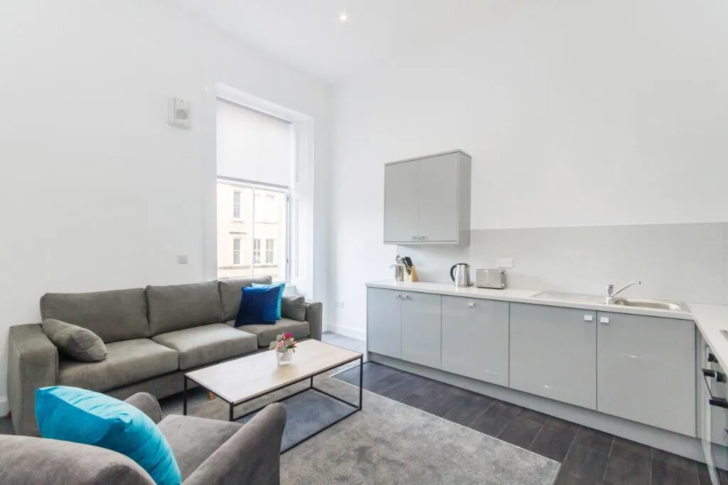 4 bedroom flat for rent