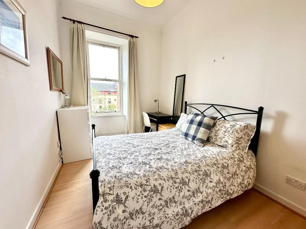 5 bedroom flat for rent