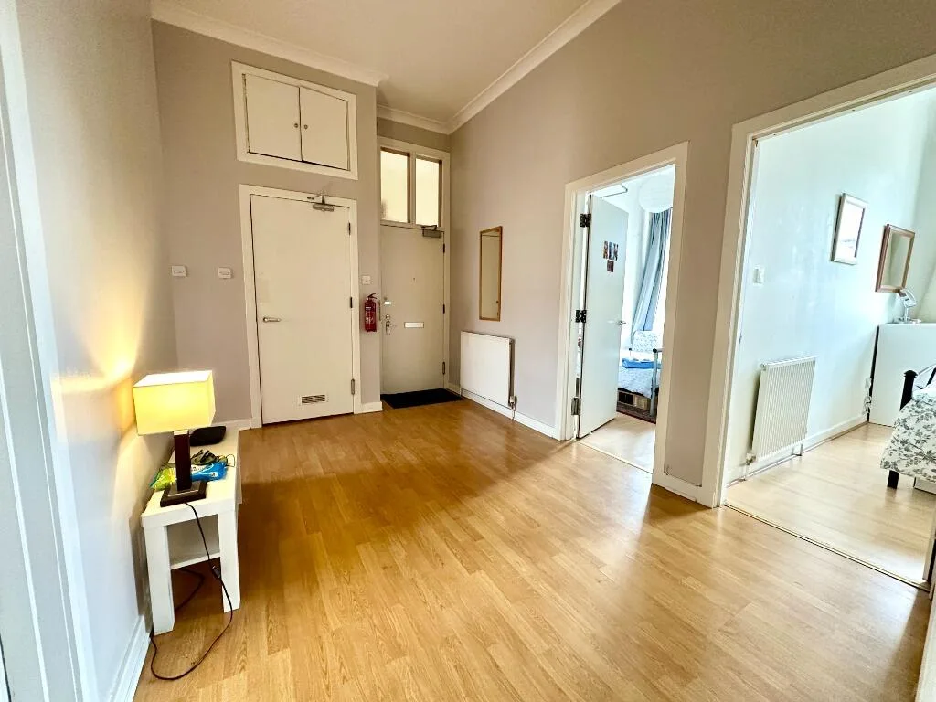 5 bedroom flat for rent