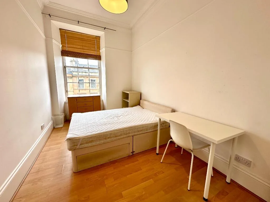 5 bedroom flat for rent