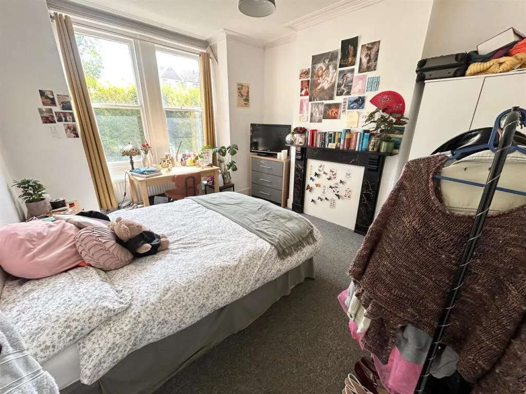 5 bedroom property for rent