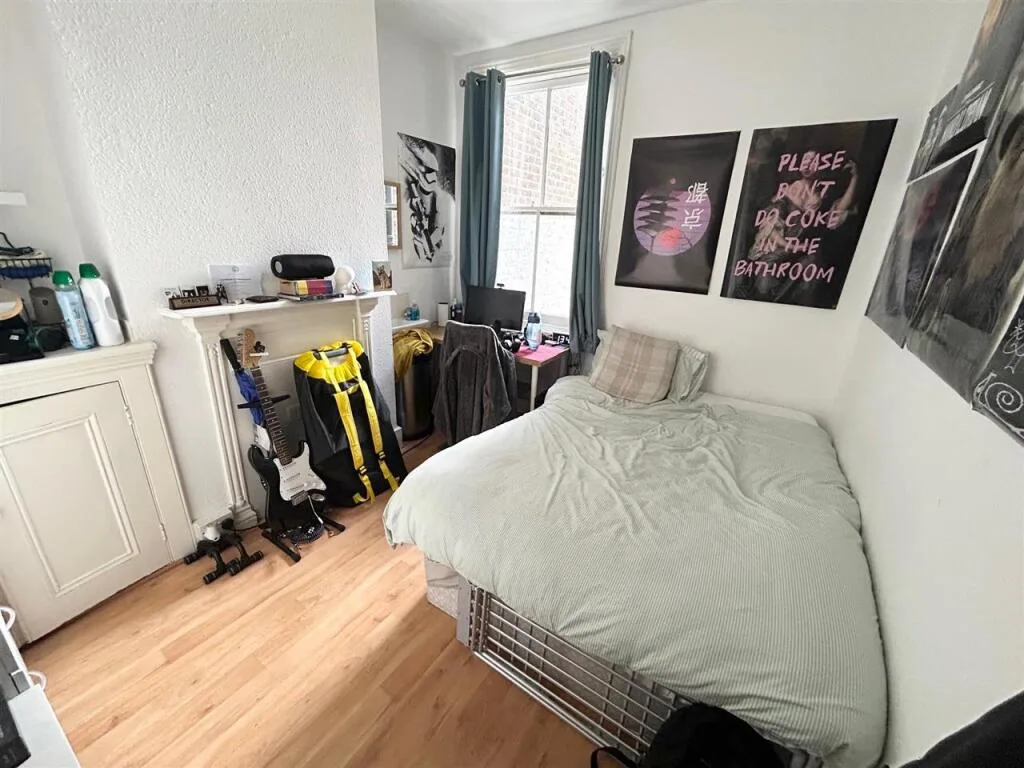 5 bedroom property for rent