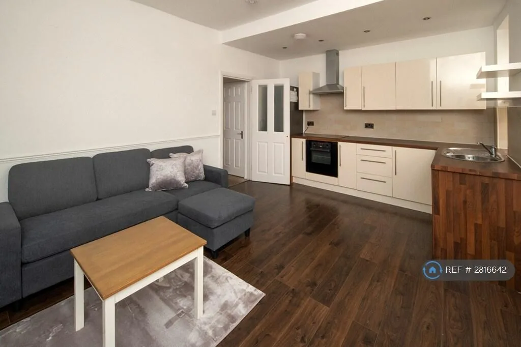 3 bedroom flat for rent