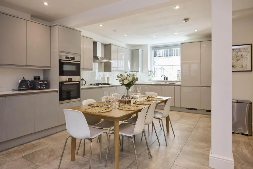 5 bedroom house for rent