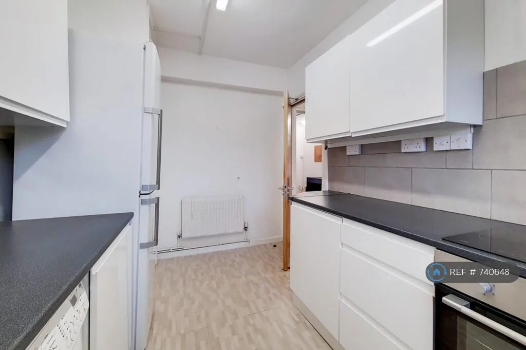 3 bedroom flat for rent
