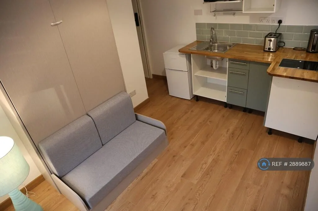 Studio flat for rent