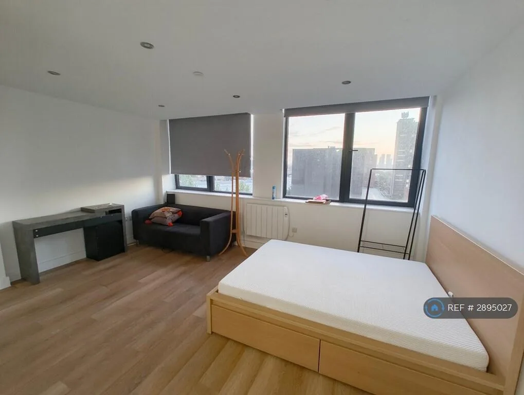 Studio flat for rent