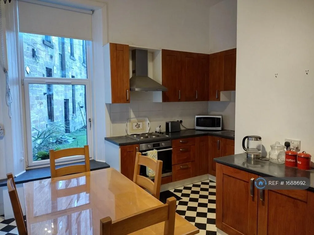 3 bedroom flat for rent