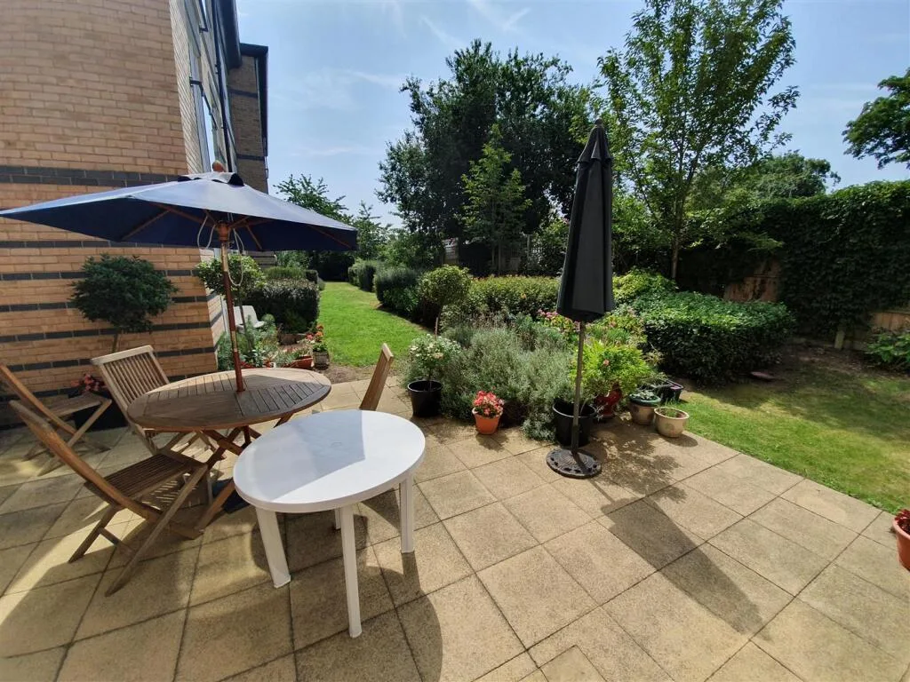 1 bedroom retirement property for rent