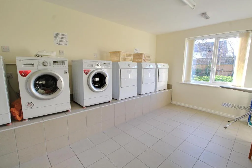 1 bedroom retirement property for rent
