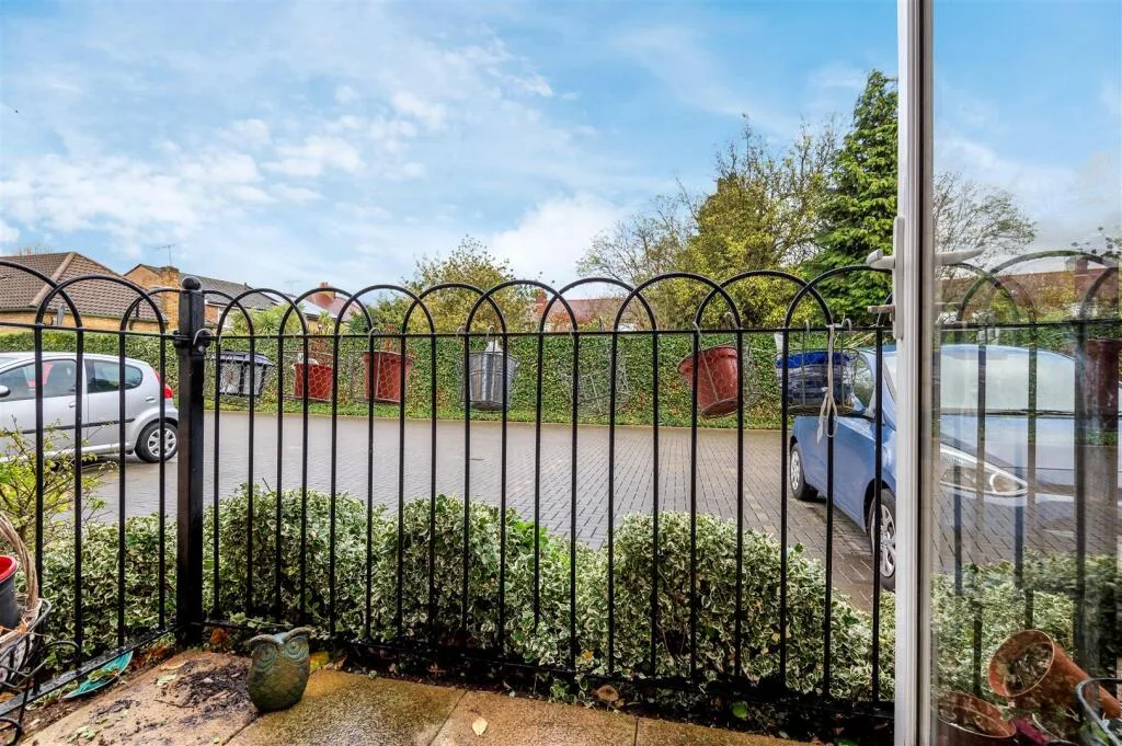 1 bedroom retirement property for rent