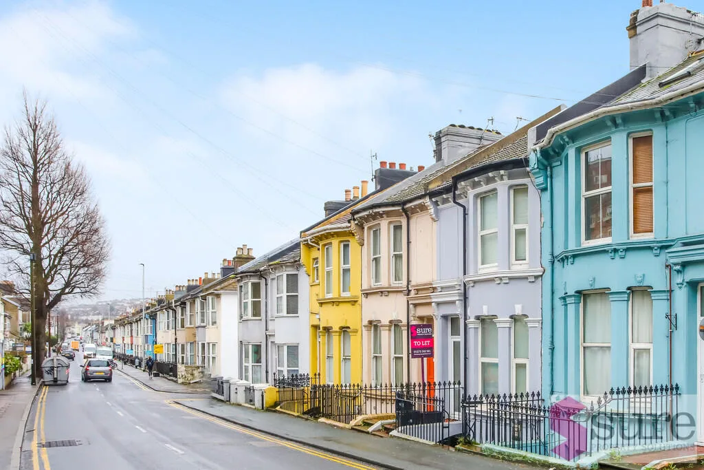 4 bedroom ground floor maisonette for rent