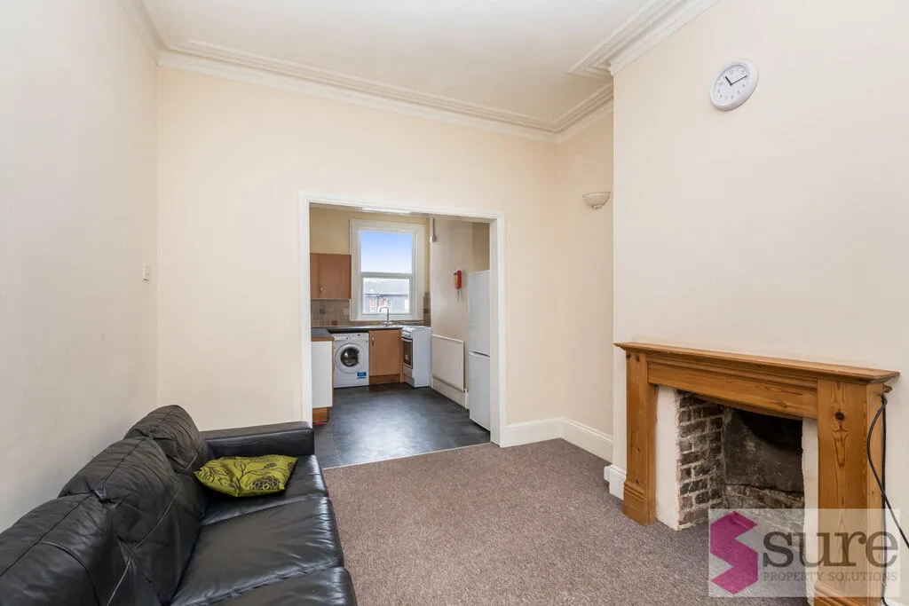 4 bedroom ground floor maisonette for rent