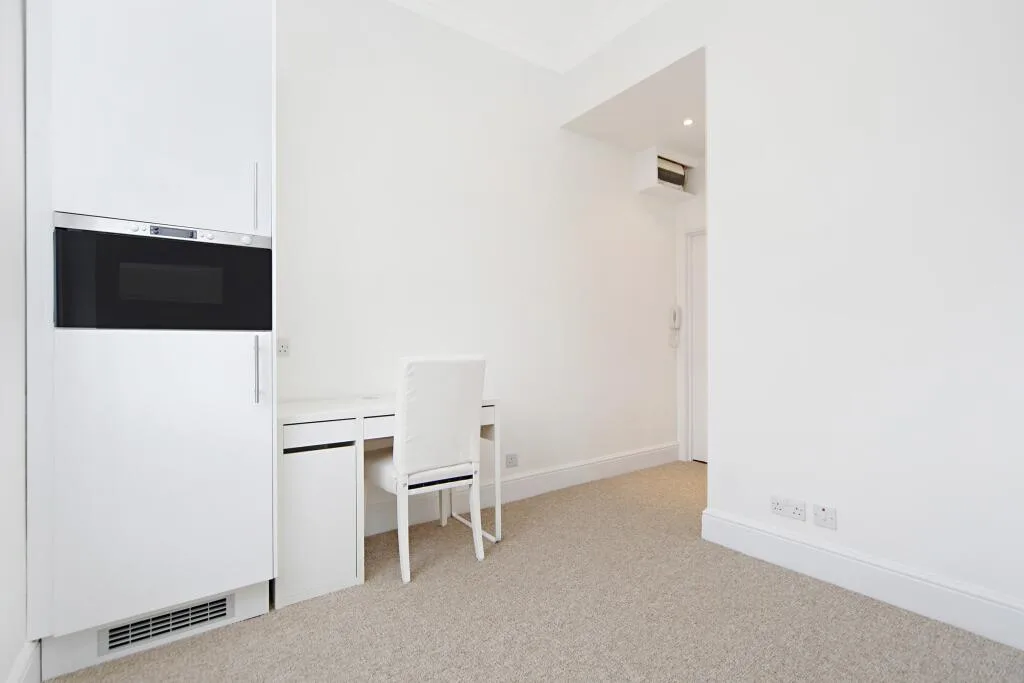 Studio flat for rent