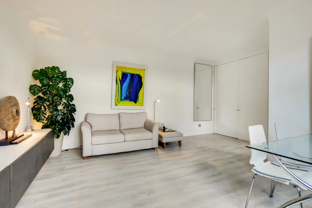 Studio flat for rent