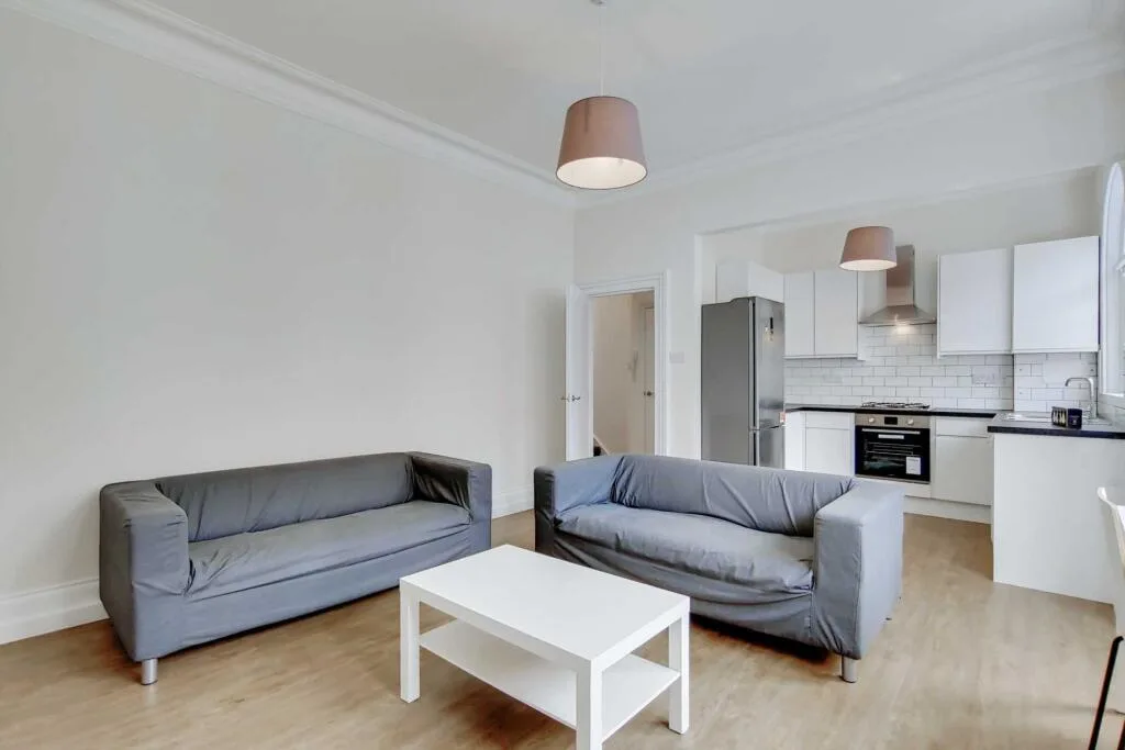 3 bedroom flat for rent