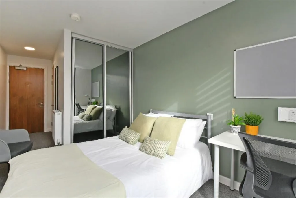 5 bedroom apartment for rent