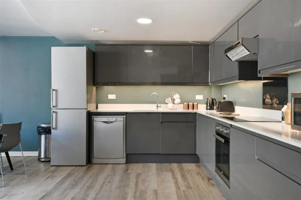 5 bedroom apartment for rent