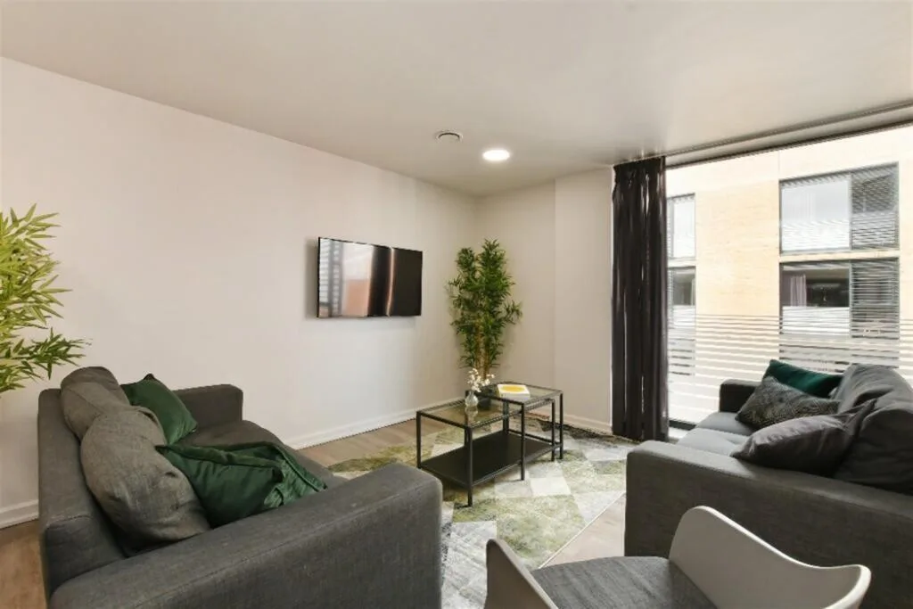 5 bedroom apartment for rent