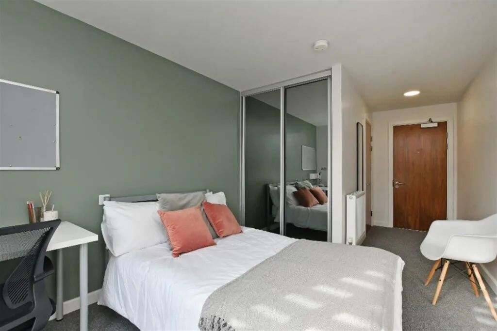 5 bedroom apartment for rent