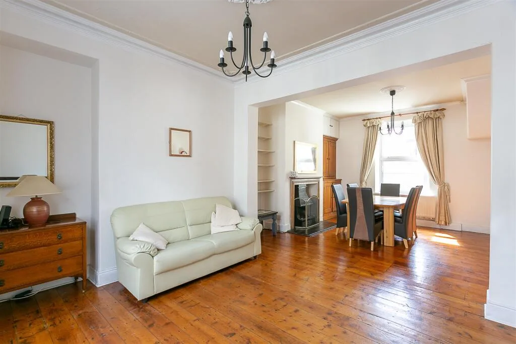 2 bedroom terraced house for rent
