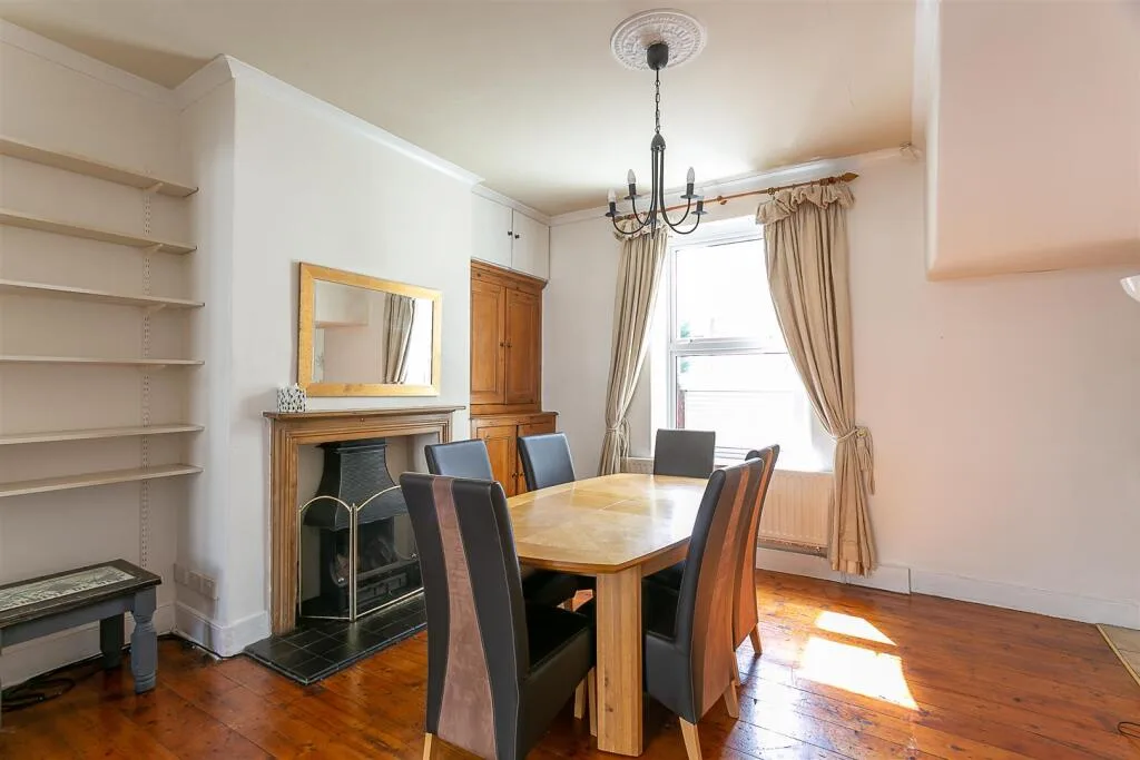 2 bedroom terraced house for rent