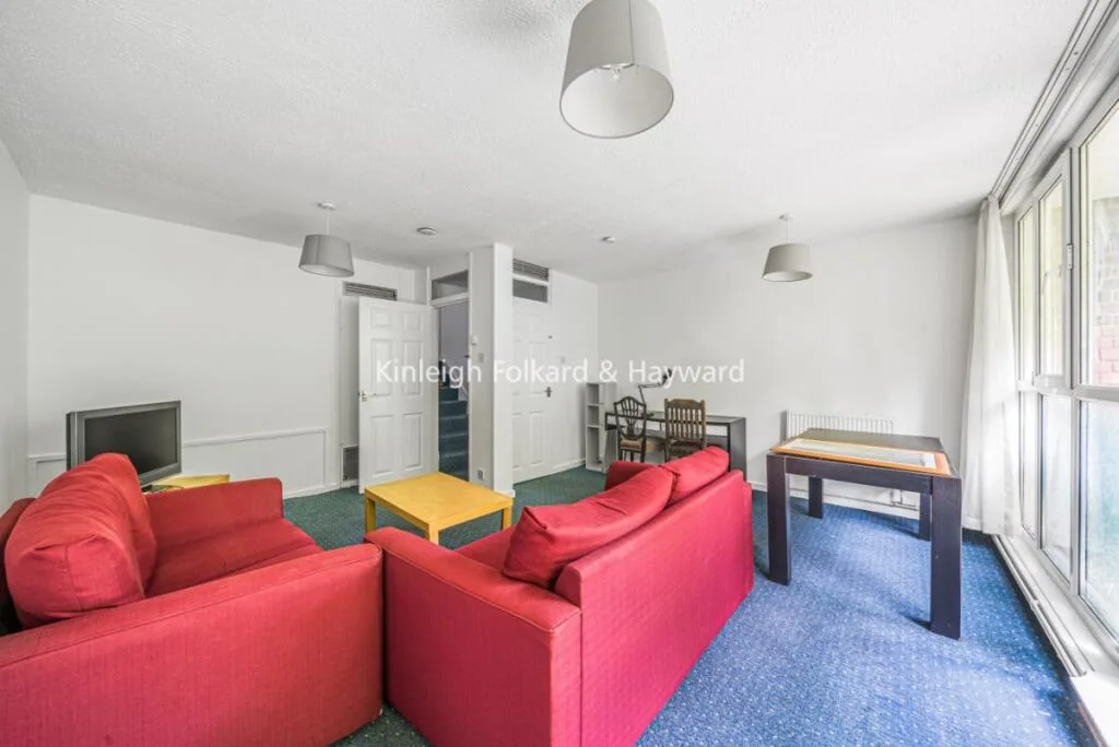 4 bedroom maisonette for rent