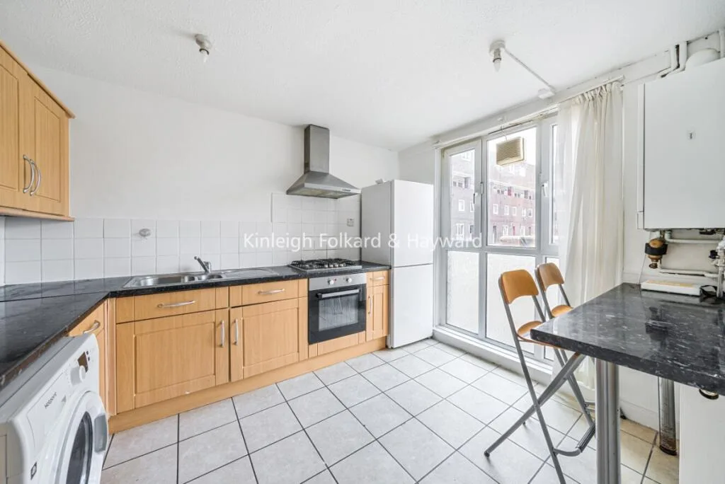 4 bedroom maisonette for rent
