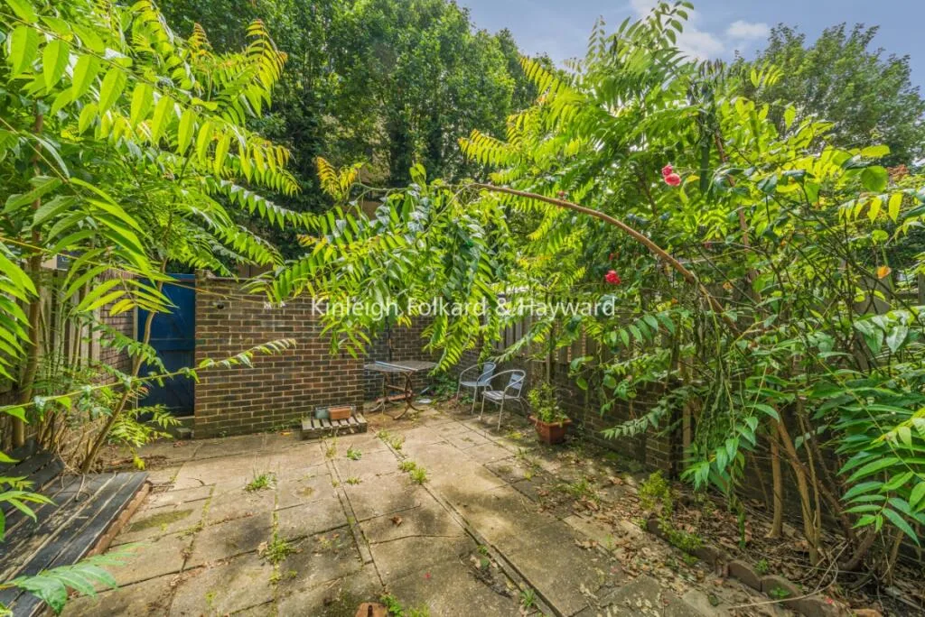 4 bedroom maisonette for rent