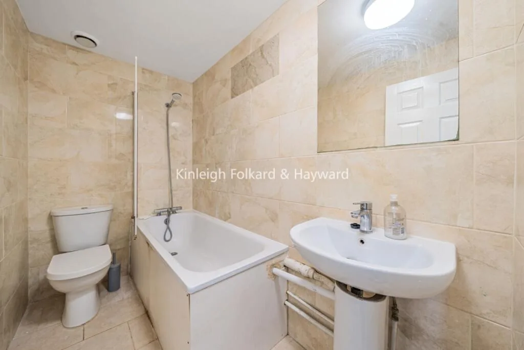 4 bedroom maisonette for rent