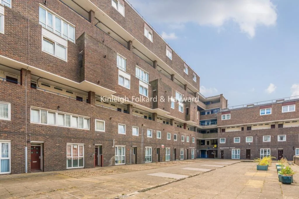 4 bedroom maisonette for rent