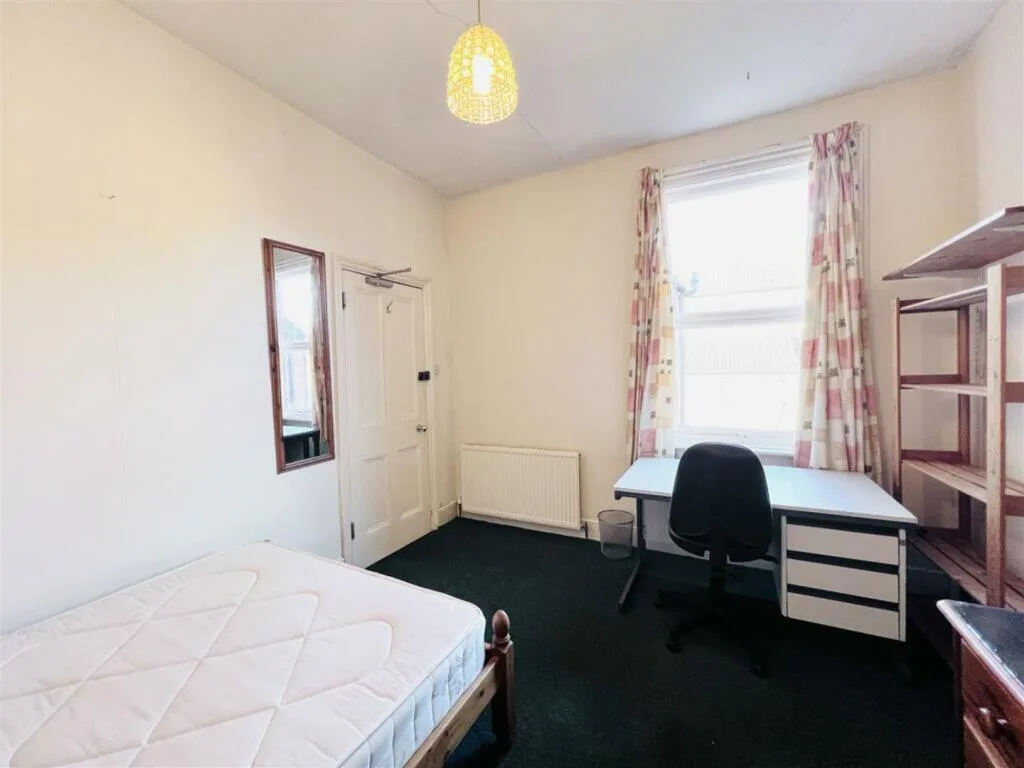 1 bedroom semi-detached house for rent