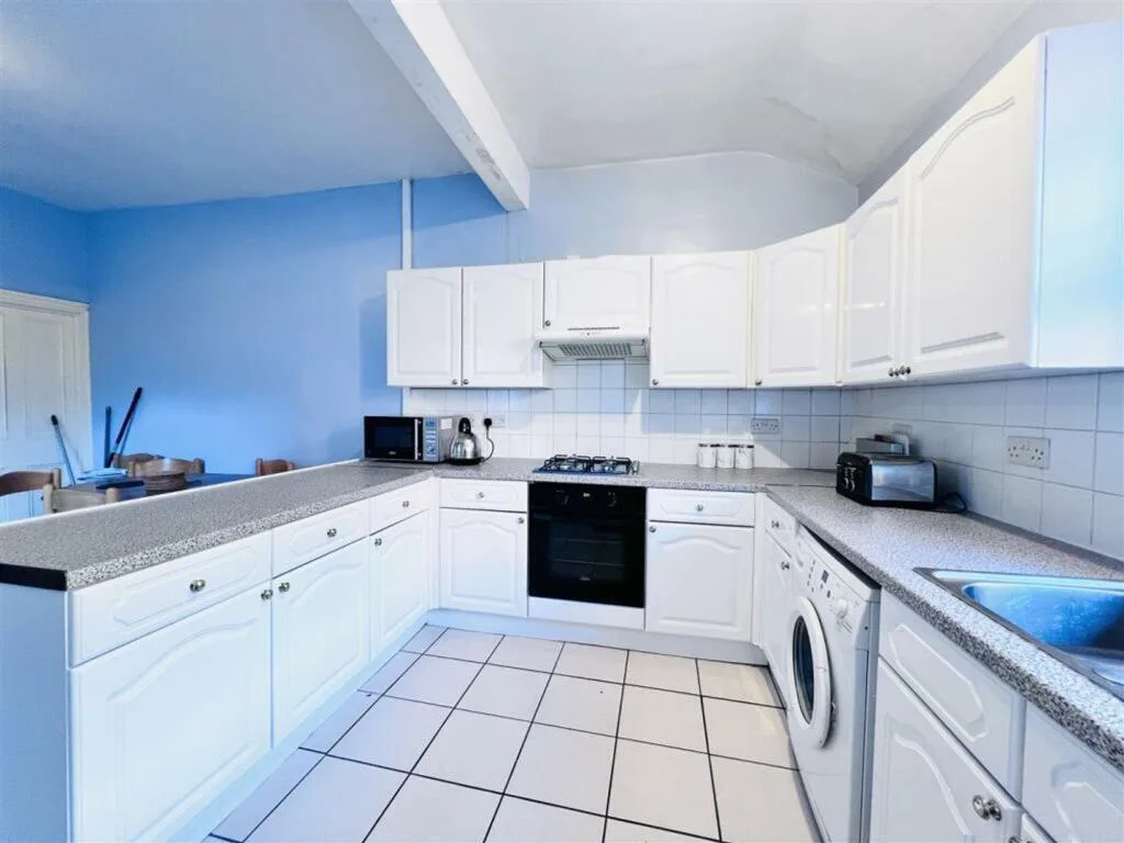 1 bedroom semi-detached house for rent